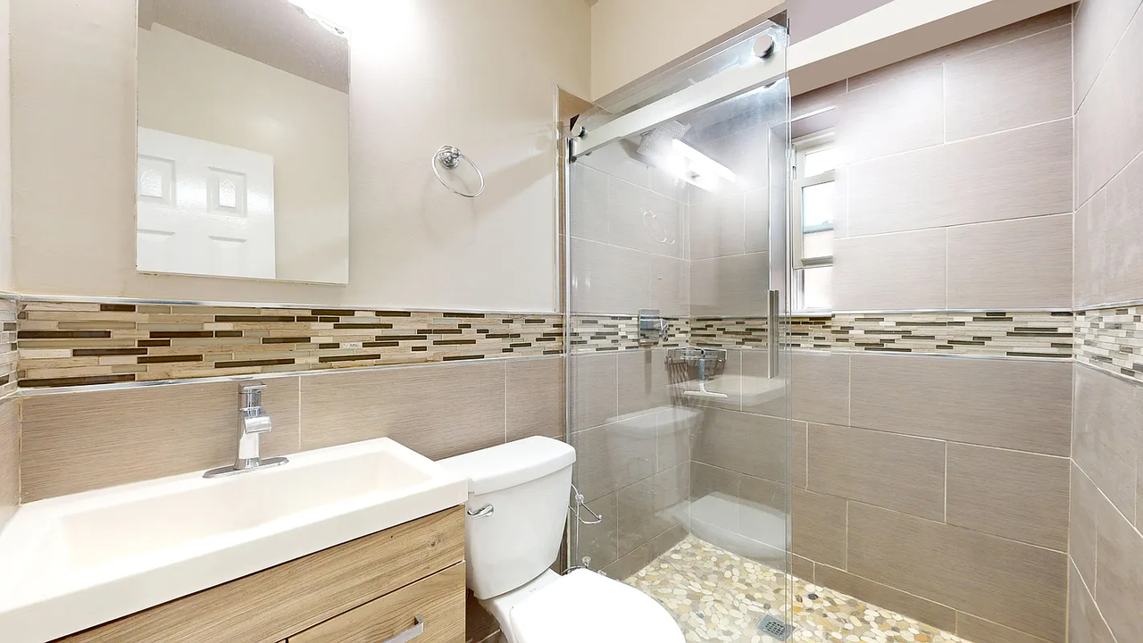 456 Dewitt Ave - Photo 2 of 7