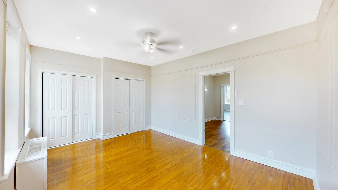 456 Dewitt Ave - Photo 3 of 7