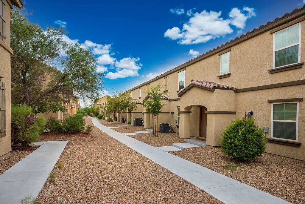 4590 Townwall St - Photo 2 of 27