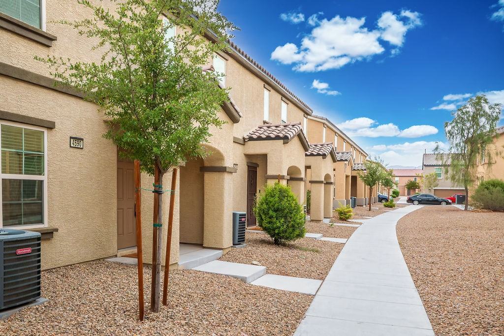 4590 Townwall St - Photo 3 of 27