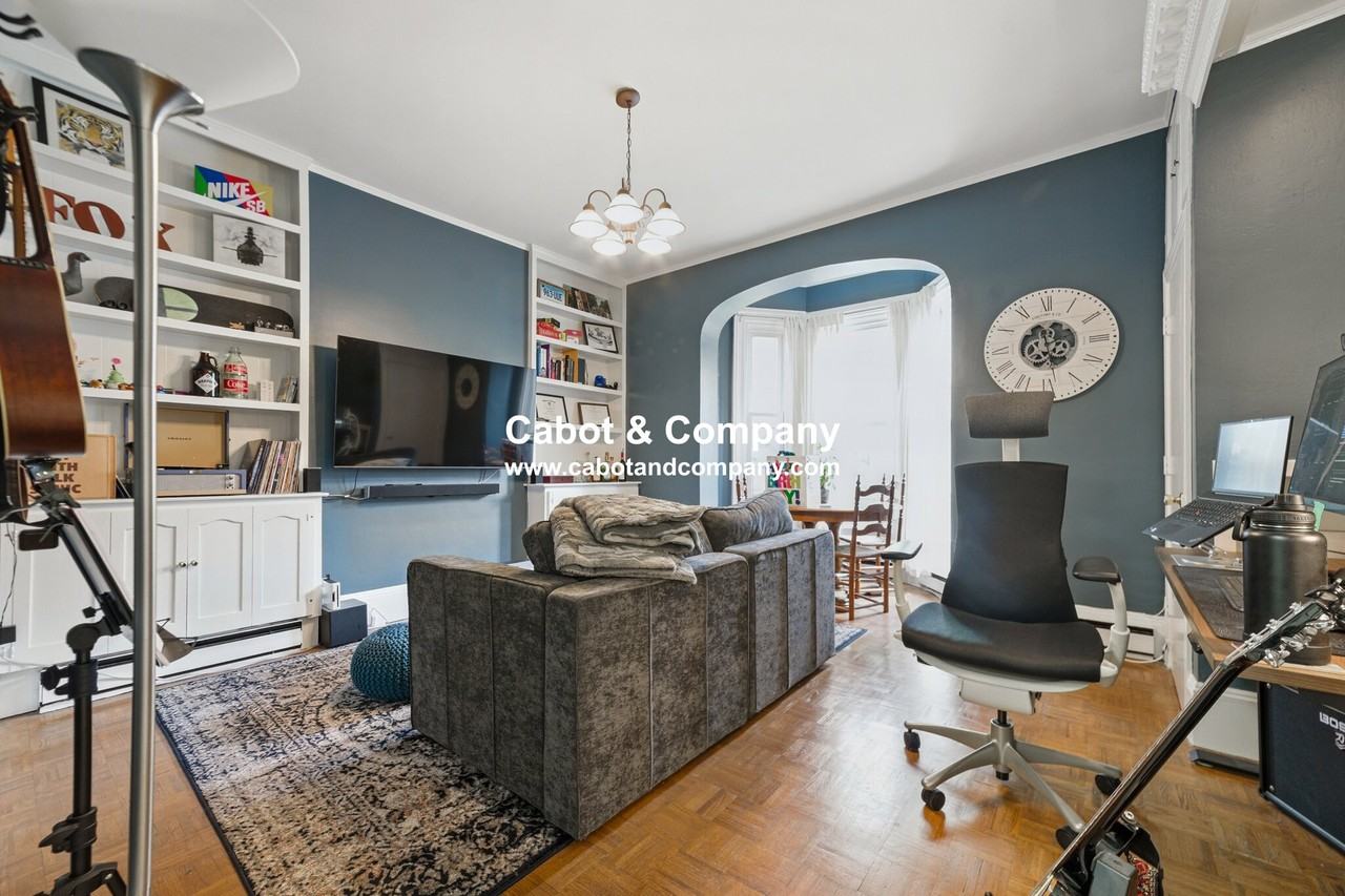 102 Appleton St #2