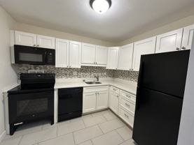 77 Monmouth St #902D - Photo 1 of 1