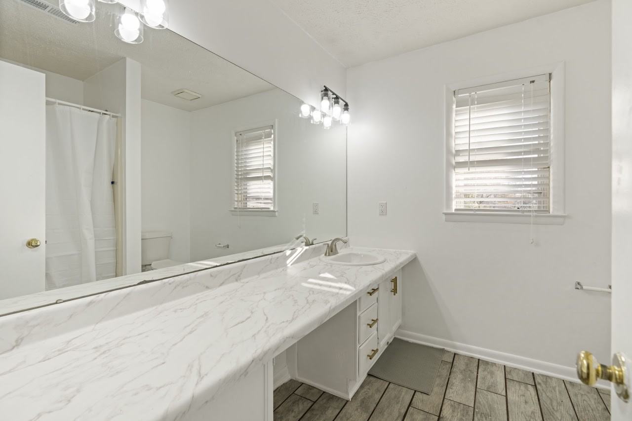 2219 Euclid Rd Nw #NONE - Photo 4 of 10