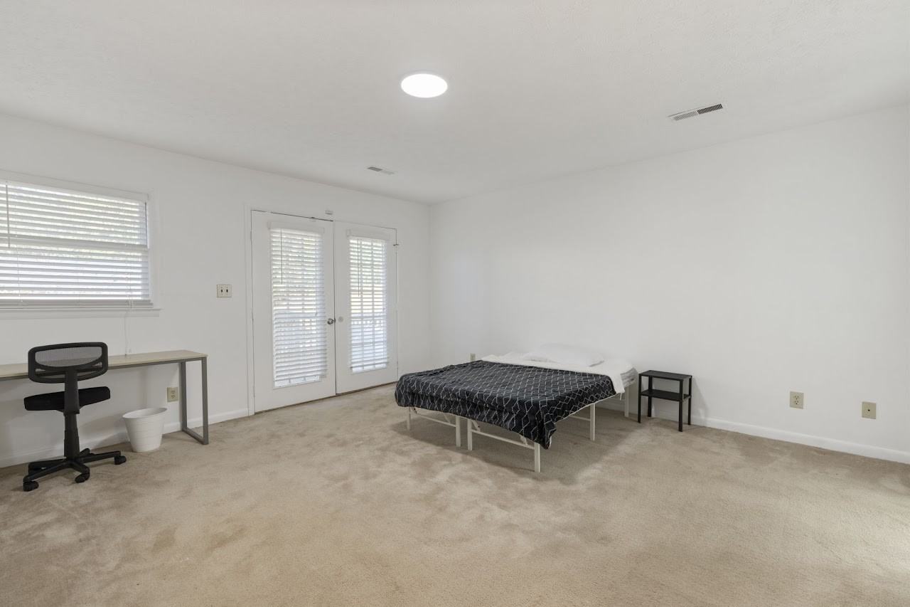 2219 Euclid Rd Nw #NONE - Photo 5 of 10