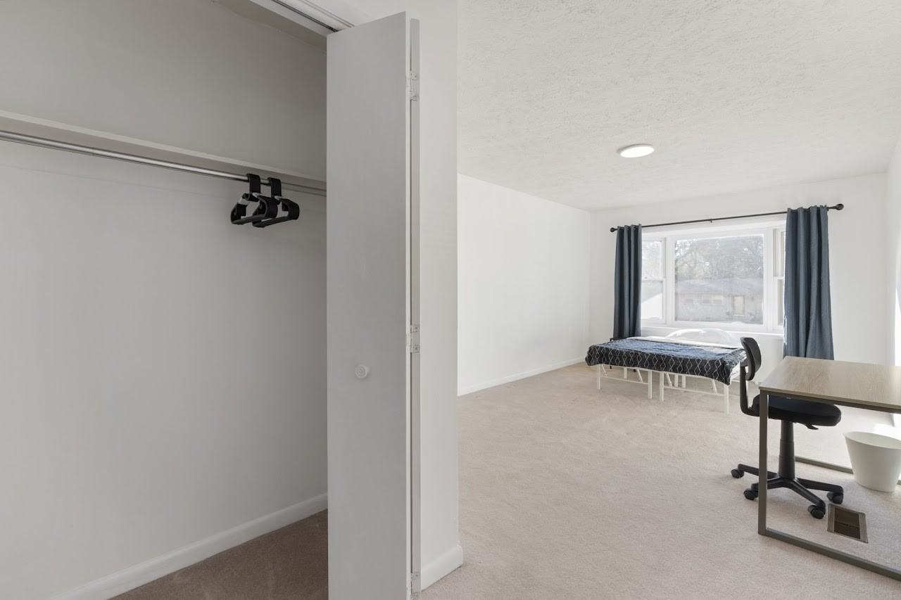 2219 Euclid Rd Nw #NONE - Photo 6 of 10