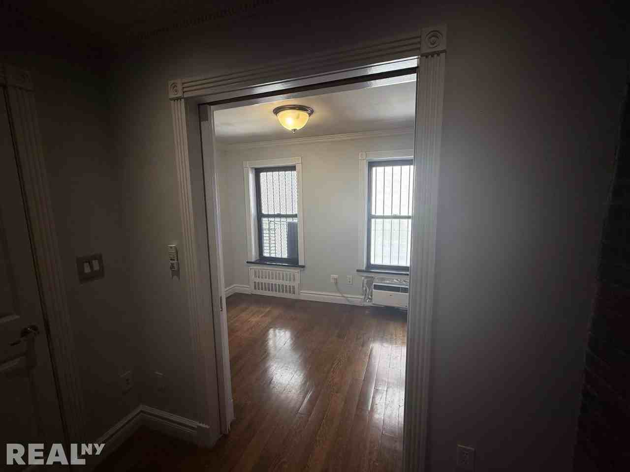 W 53rd St #4C - Photo 4 of 8