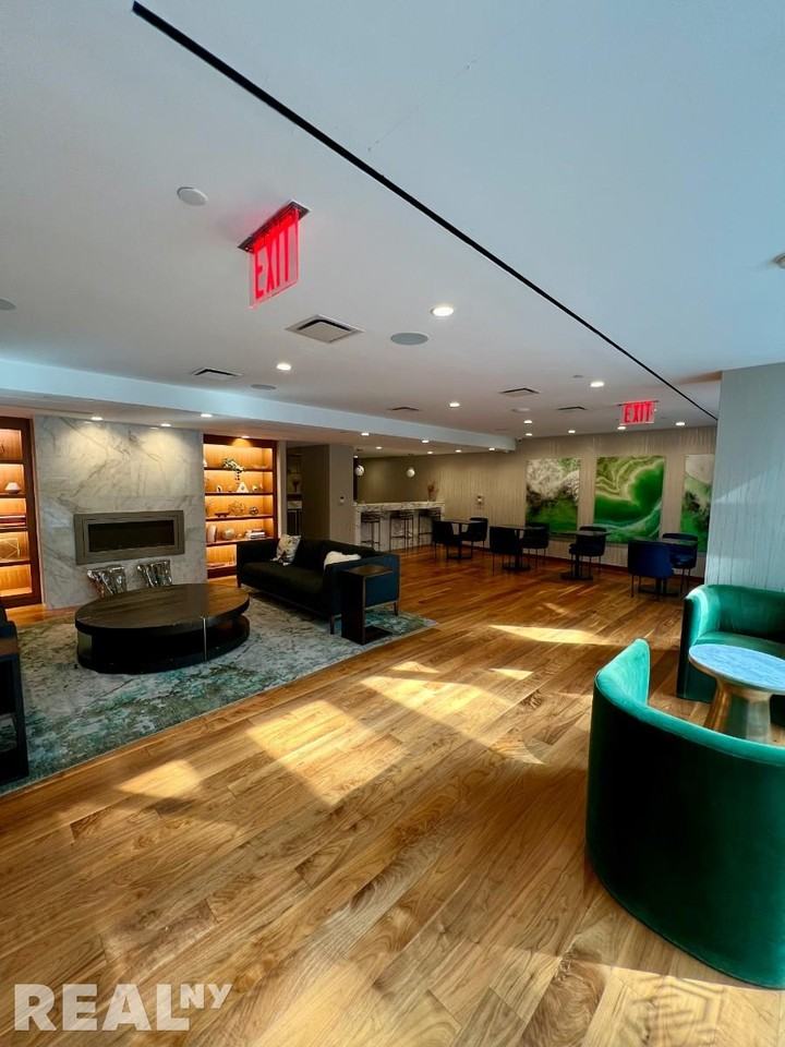 Columbia Hts #10D - Photo 6 of 11