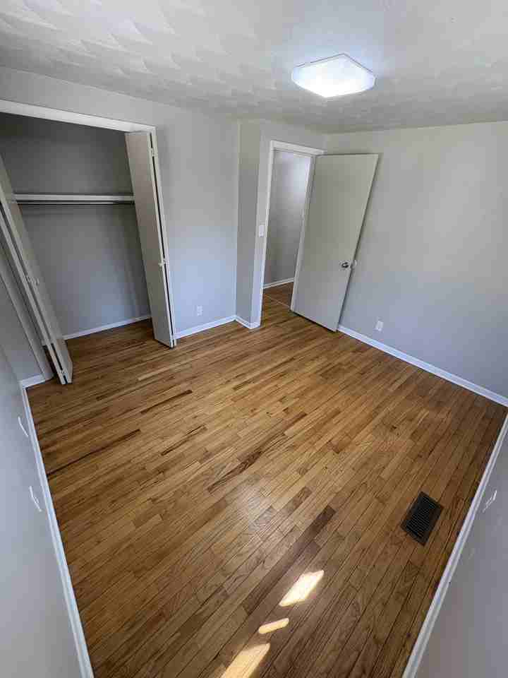 1152-1154 N Jackson Street - Photo 3 of 7