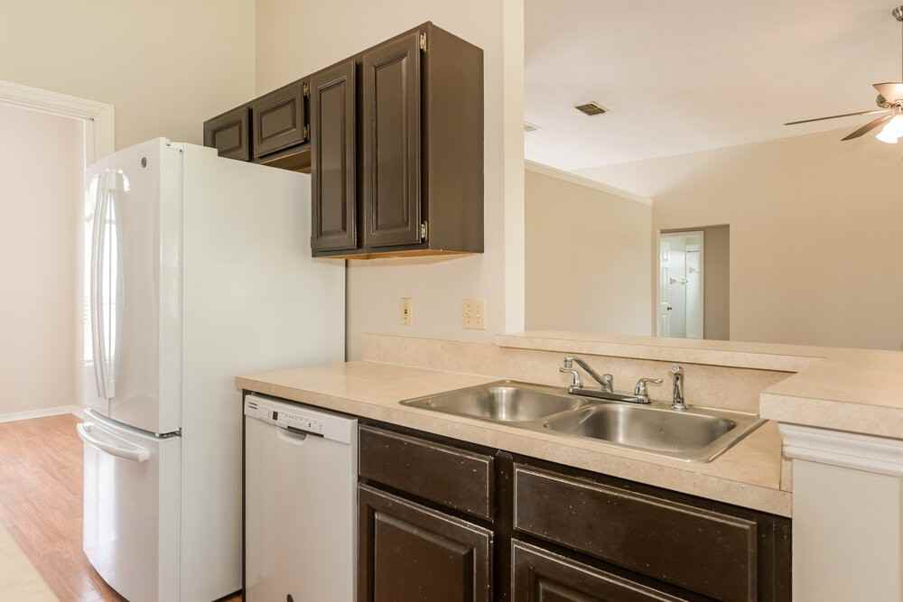 9157 Camshire Dr - Photo 5 of 16