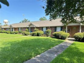 404 E Beech St - Photo 1 of 1
