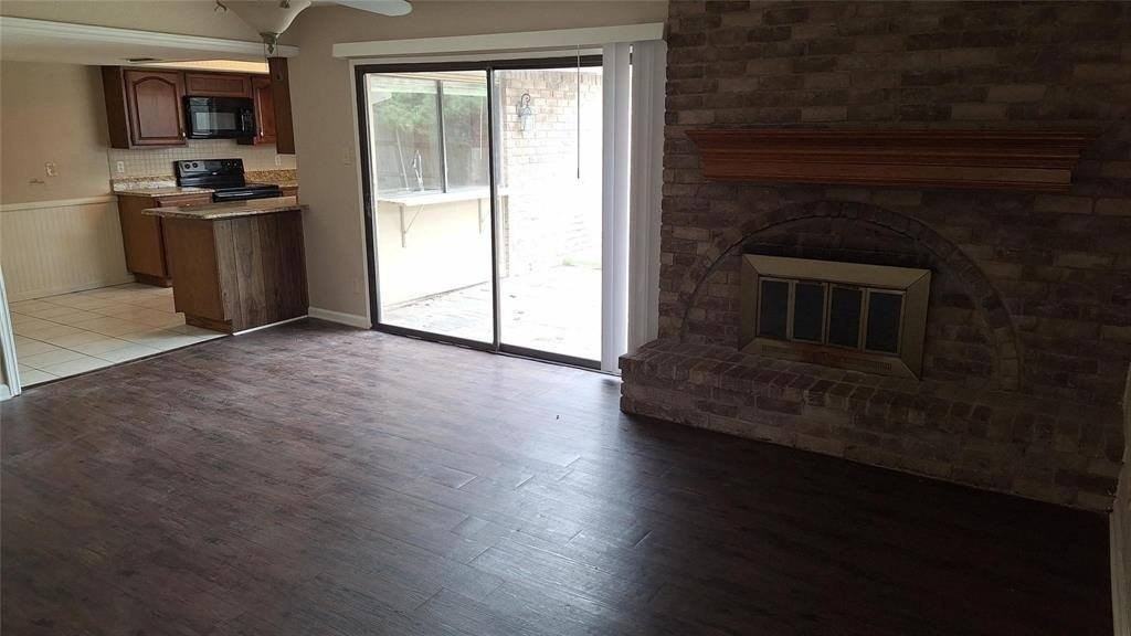 829 Acadia Dr - Photo 4 of 9