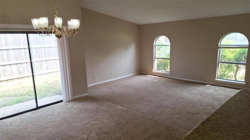 829 Acadia Dr - Photo 7 of 9