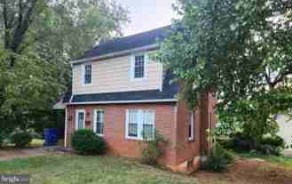 402 Kerfoot Ave - Photo 1 of 1