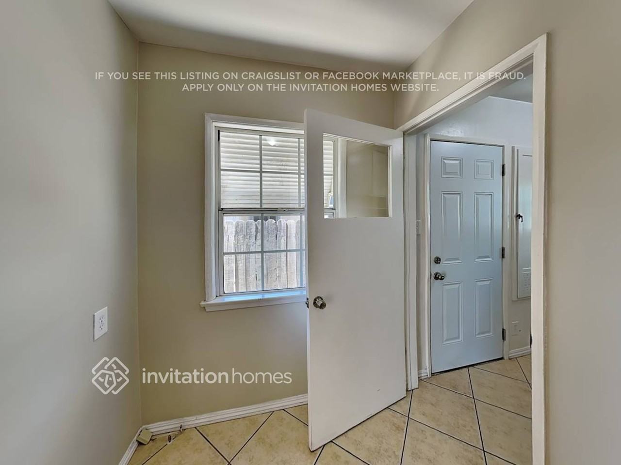 15042 Romar St - Photo 7 of 18