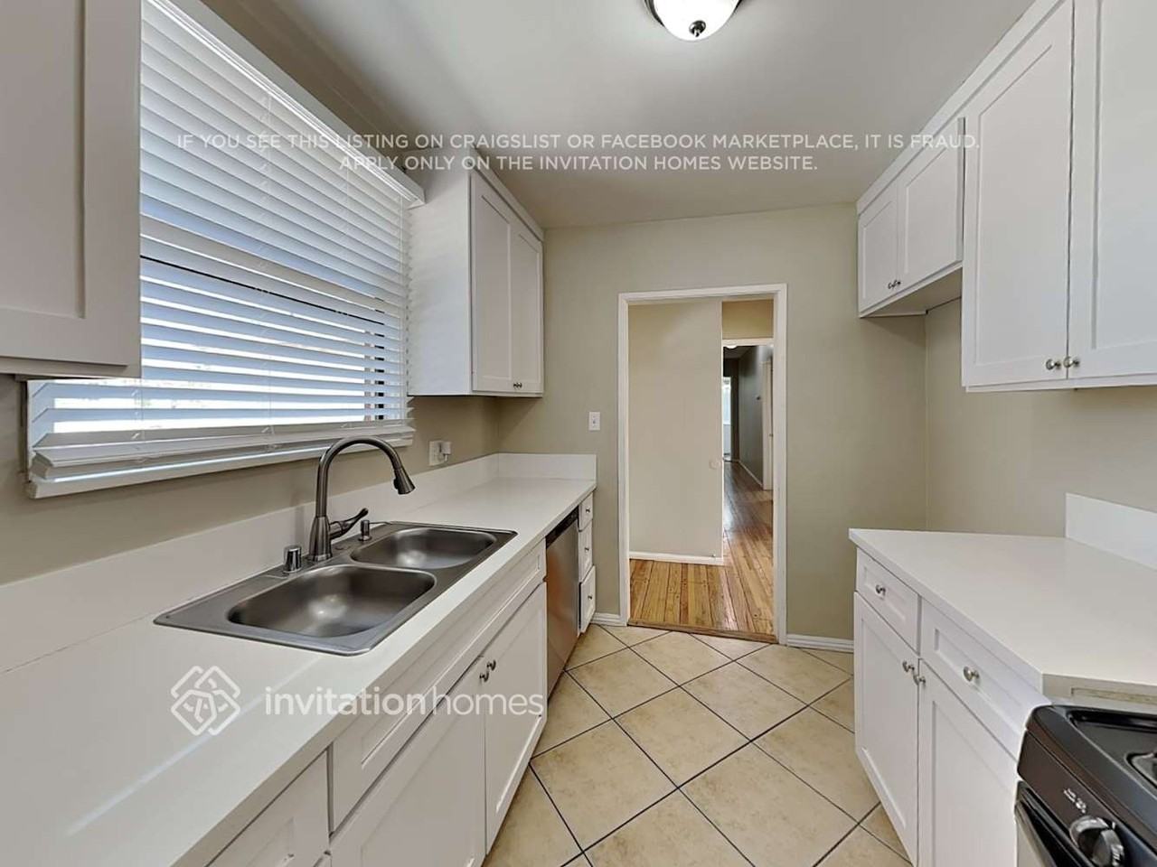 15042 Romar St - Photo 5 of 18