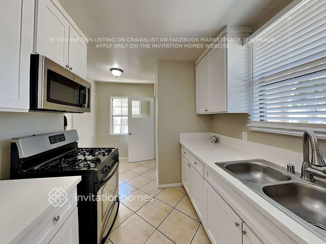 15042 Romar St - Photo 6 of 18