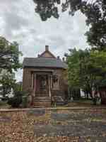 featured image of 435 E Walnut St