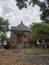 435 E Walnut St - Photo 1 of 1
