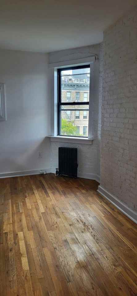 630 E 9th St #20 - Photo 4 of 15