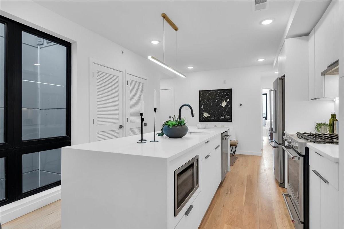 1623 Christian St #5 - Photo 3 of 17