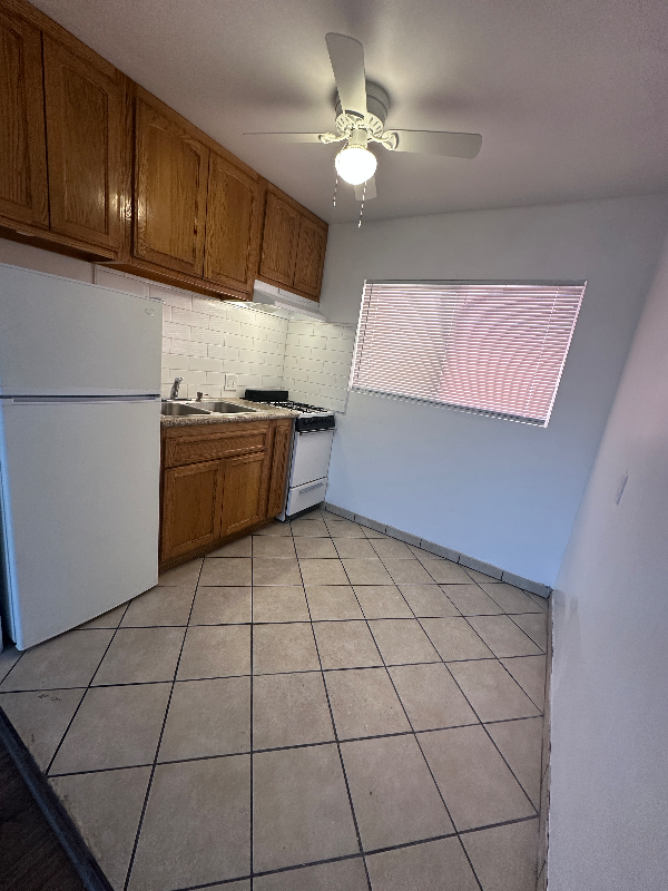 916 N Market St #4 - Photo 7 of 13