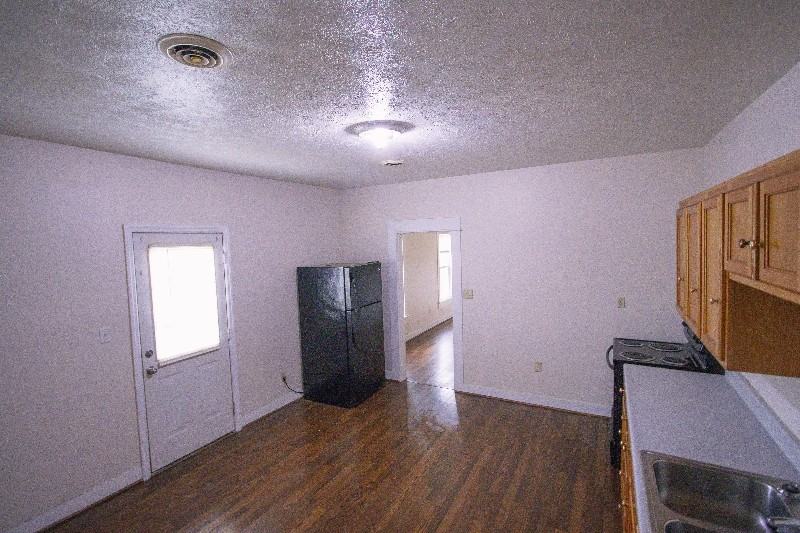 510 Baltimore St #512 - Photo 3 of 8