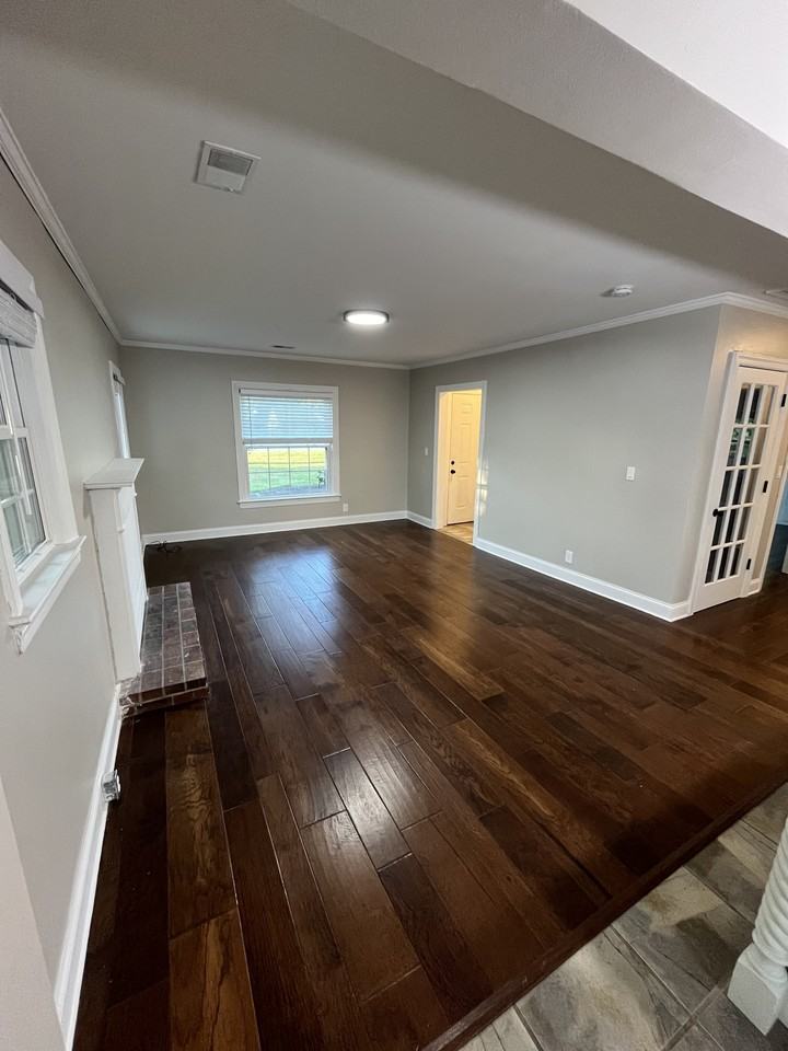 1118 Thompson Pl #NA - Photo 2 of 22