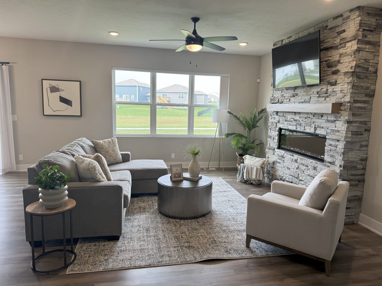 19118 Fir Street - Photo 2 of 31