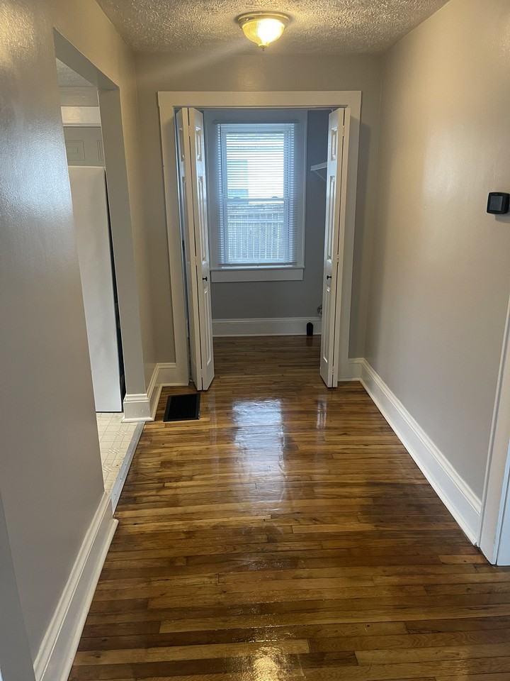 645 W North St #NA - Photo 3 of 6