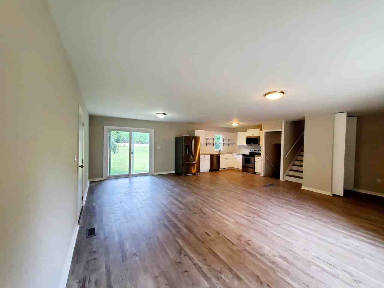 2004 Chambers Dr Ne #NA - Photo 2 of 17