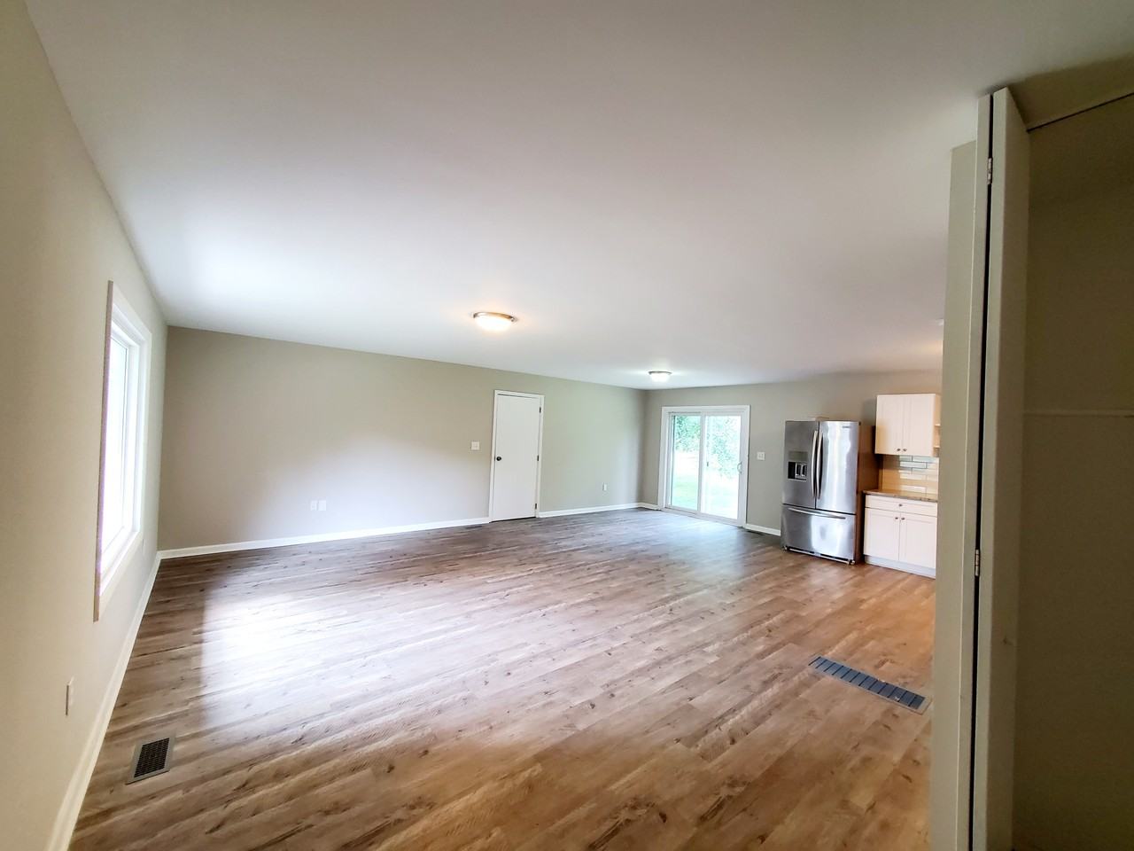 2004 Chambers Dr Ne #NA - Photo 3 of 17