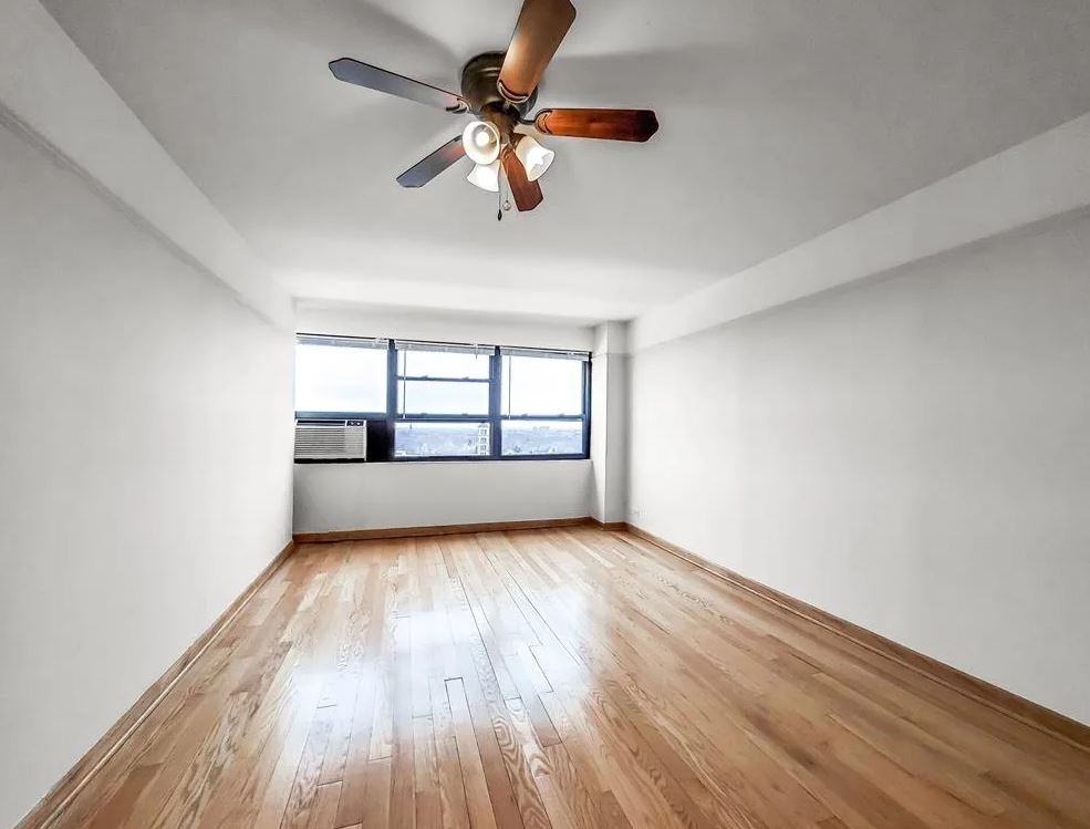 W Buena Ave & N Broadway - Photo 3 of 11