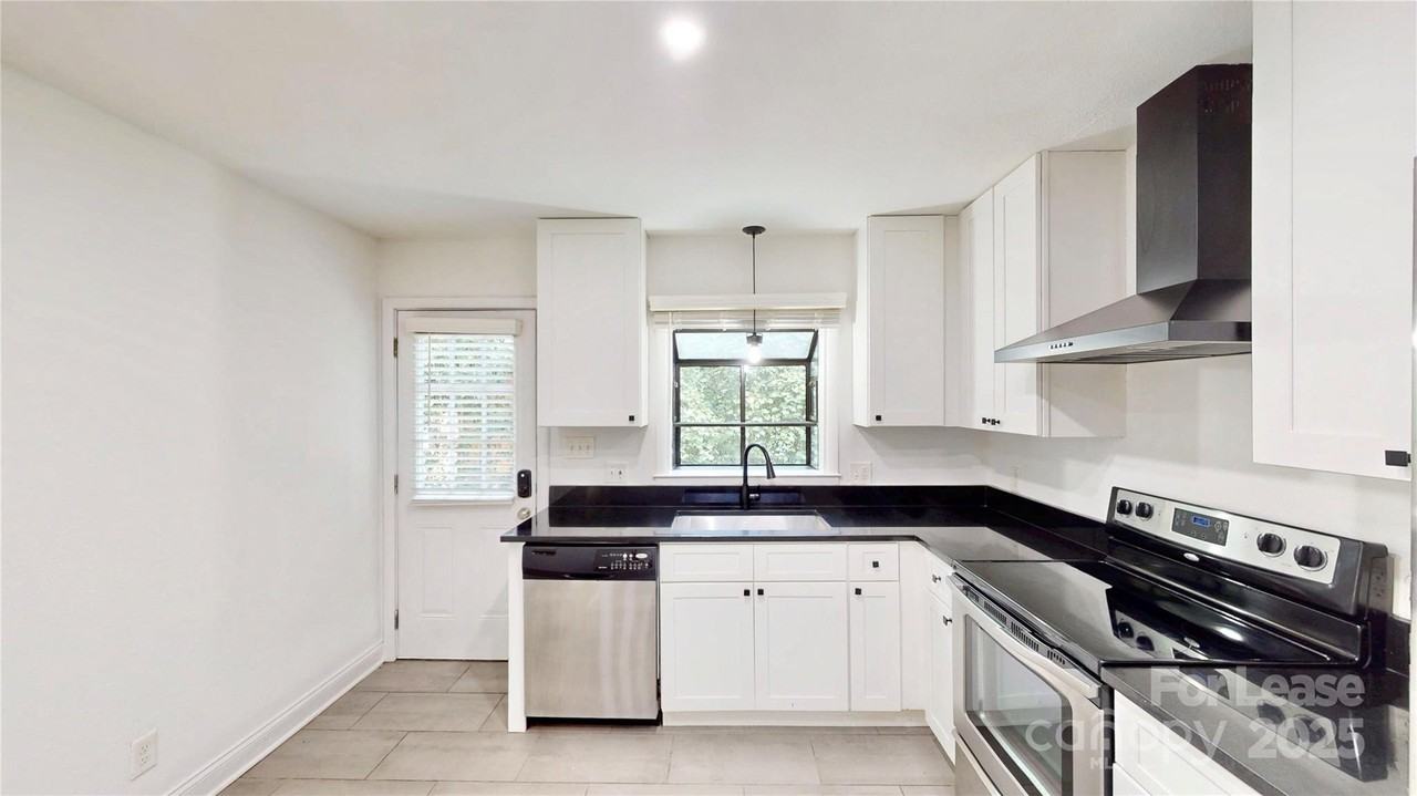 3414 Bonneville Drive - Photo 5 of 19