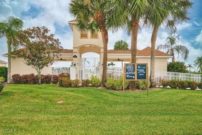 16561 Wellington Lakes Cir - Photo 3 of 37