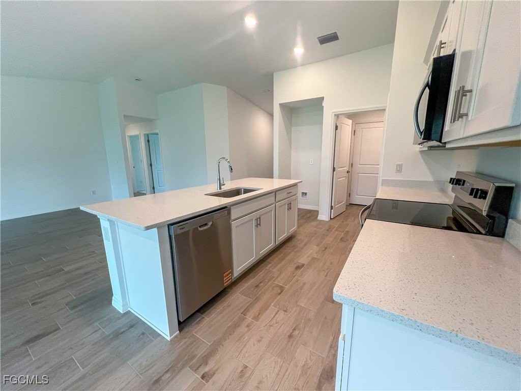 2127 Sw 12th Ave - Photo 3 of 21