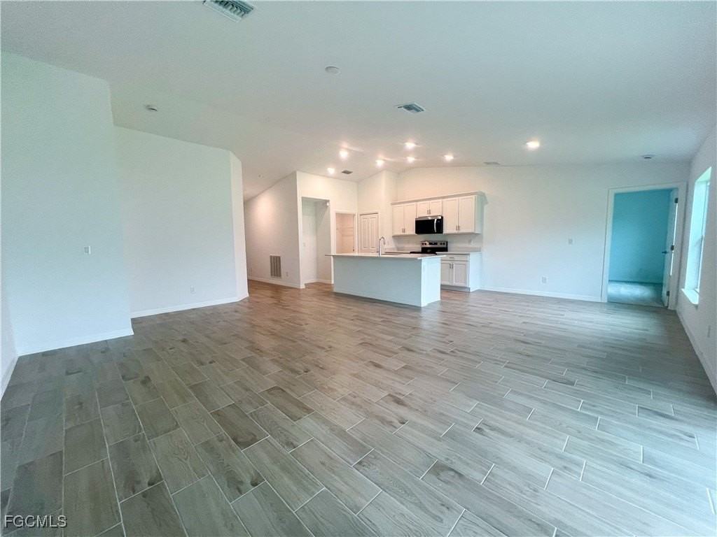 2127 Sw 12th Ave - Photo 6 of 21