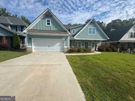 featured image of 717 Petaluma Pl