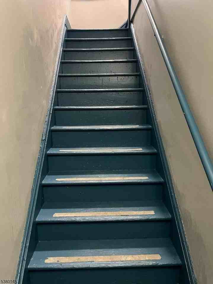 816 S 19th St #2R - Photo 2 of 18