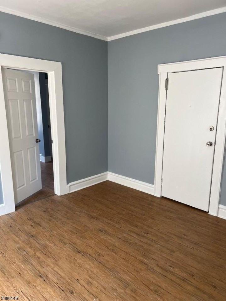 816 S 19th St #2R - Photo 3 of 18