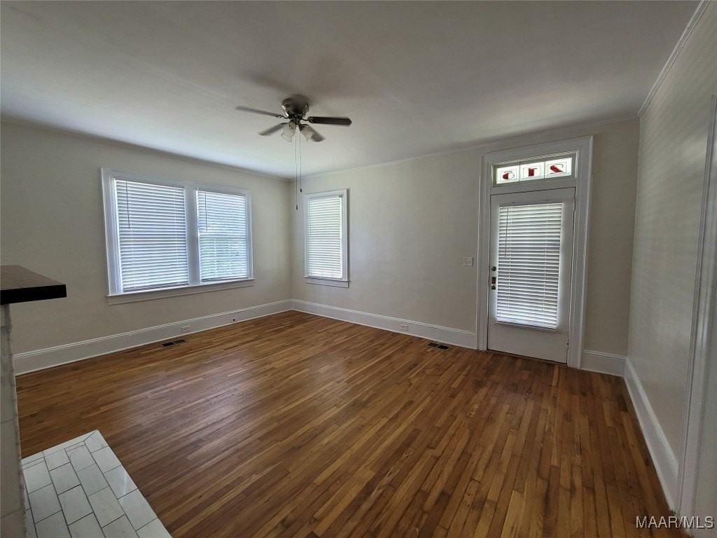 215 N Lewis St - Photo 5 of 37