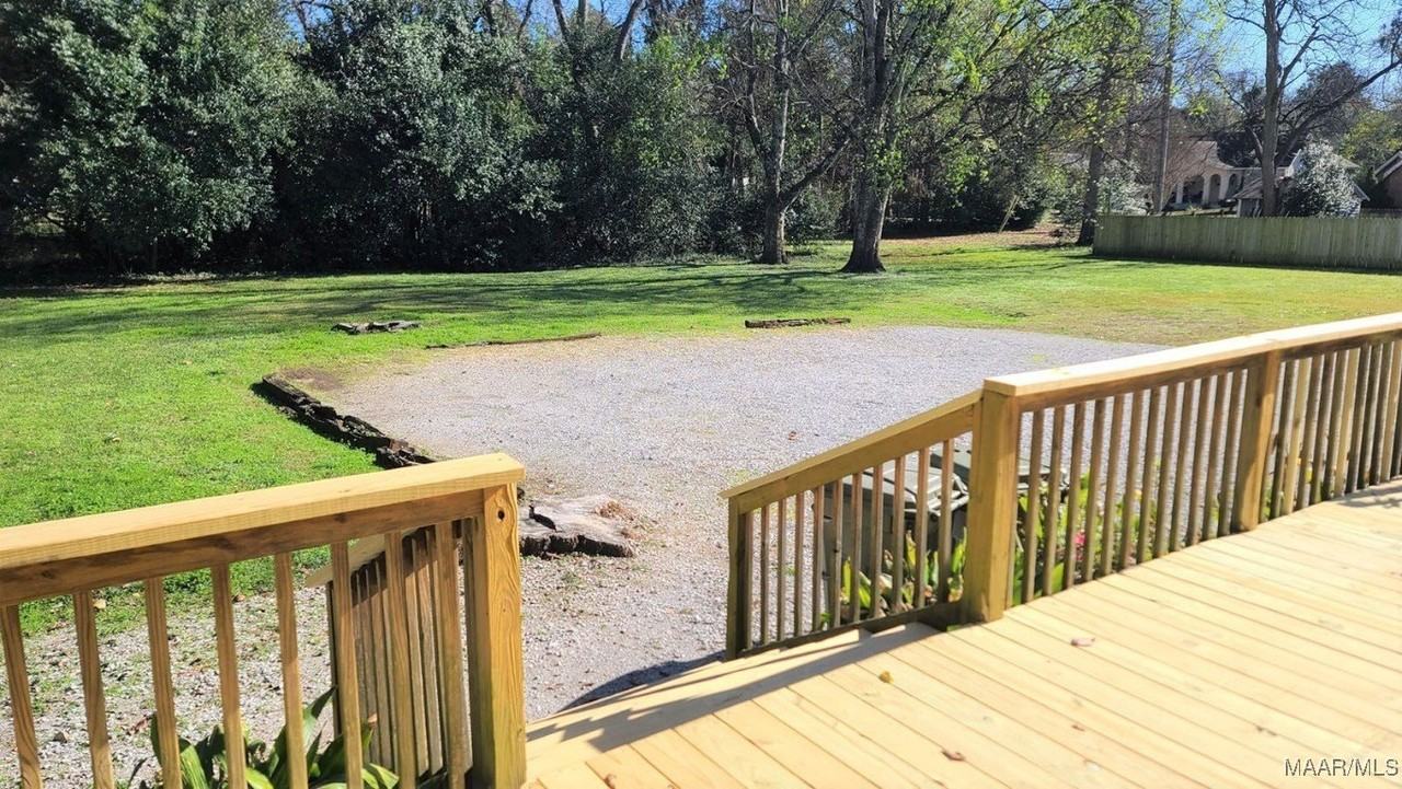 116 N Lewis St - Photo 4 of 18