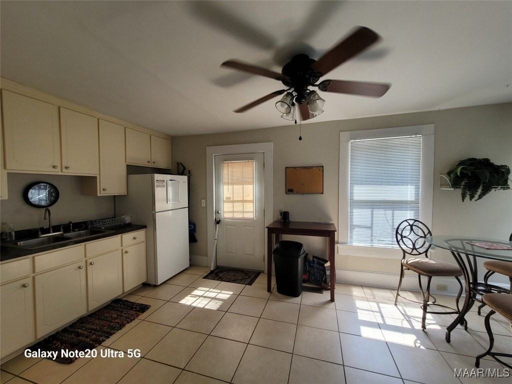 116 N Lewis St - Photo 6 of 18