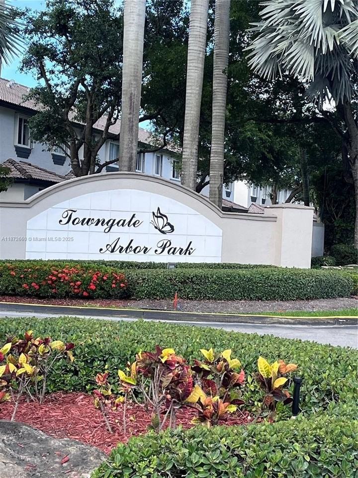 2320 Se 23rd Rd #2320 - Photo 2 of 20