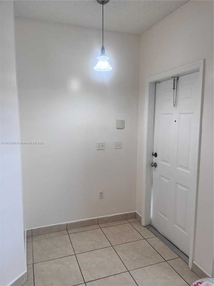 2320 Se 23rd Rd #2320 - Photo 3 of 20