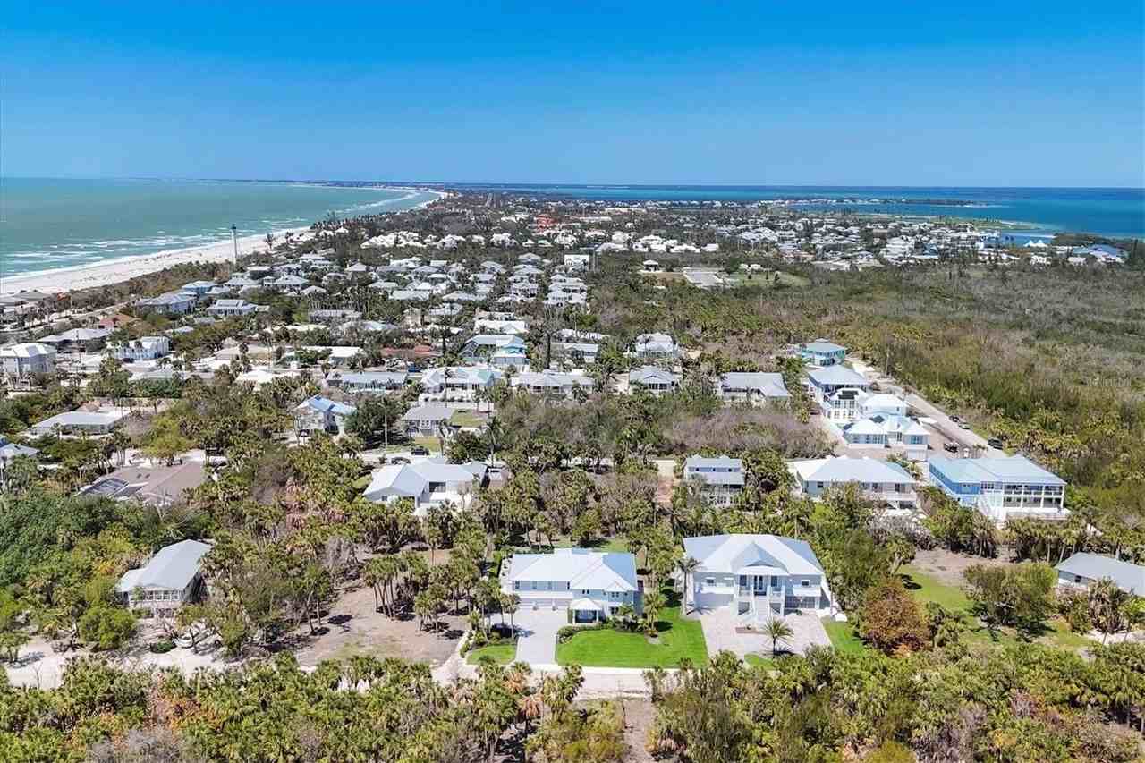 355 Barbarosa St - Photo 4 of 48