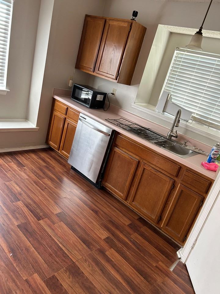 Willow Wood Dr - Photo 4 of 9