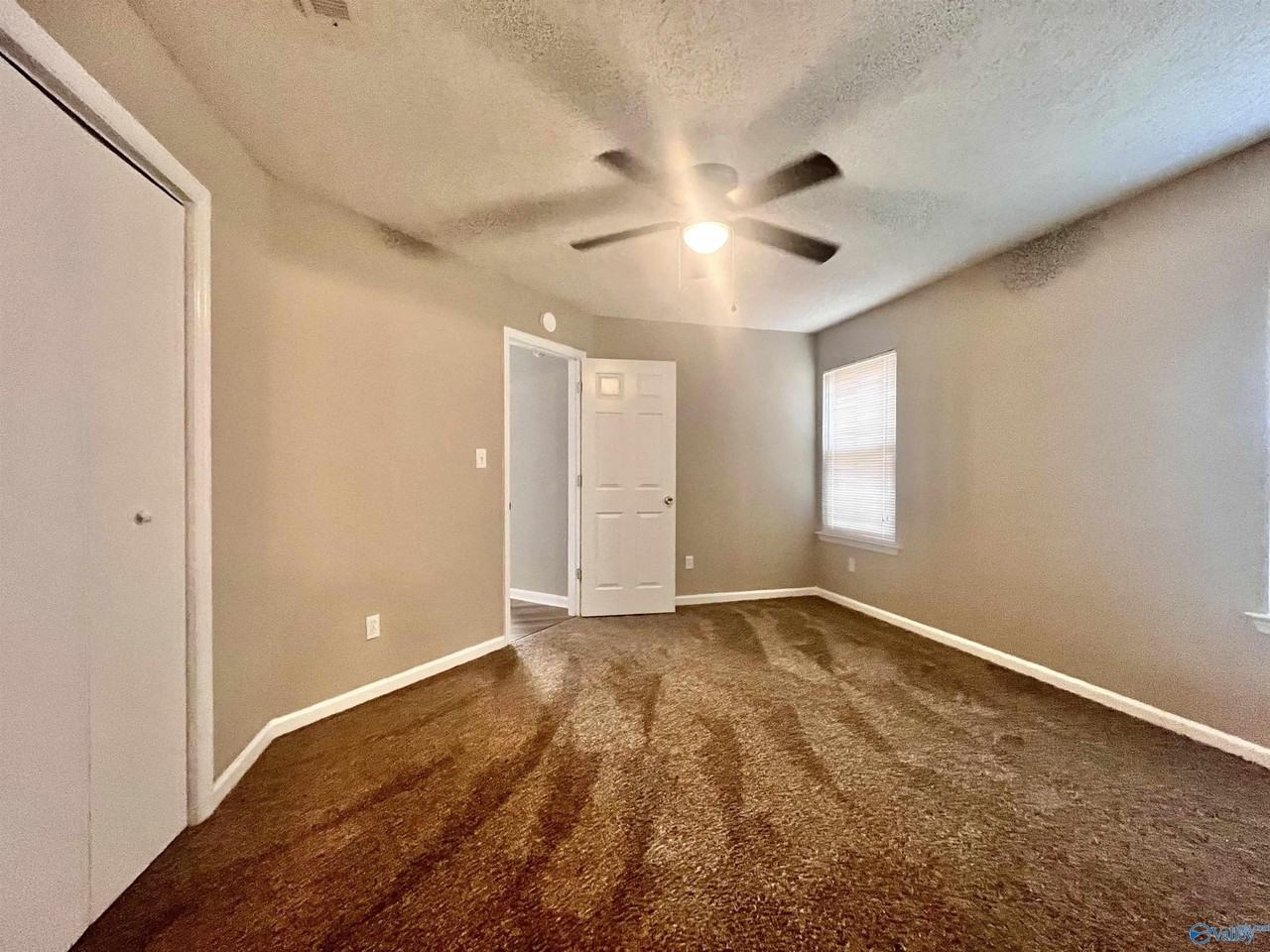 102 Yellowwood Ct - Photo 7 of 17