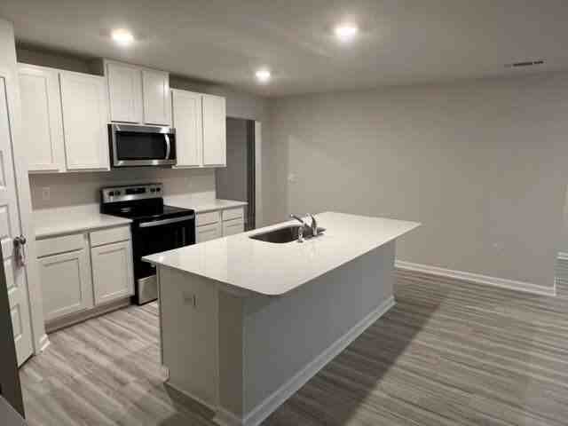 4733 Airmen Dr - Photo 5 of 23