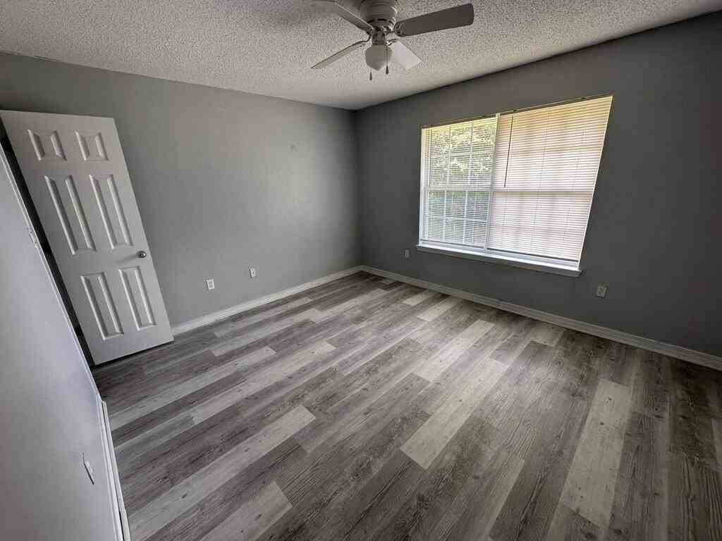 427 Triton St - Photo 7 of 15