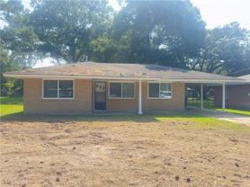 102 Alexander Dr - Photo 1 of 1